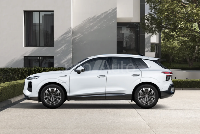 Q3 e-hybrid Advanced S tronic 200kW