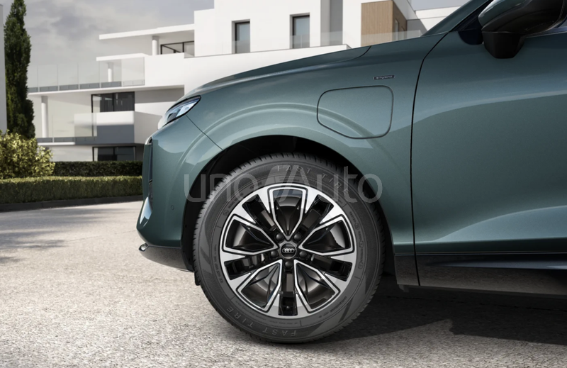 Q3 e-hybrid Advanced S tronic 200kW