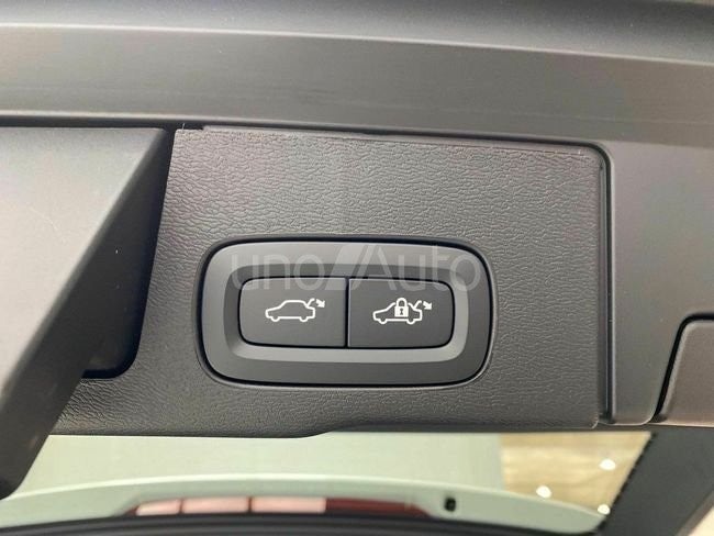 2.0 B5 G AWD Plus Dark Auto
