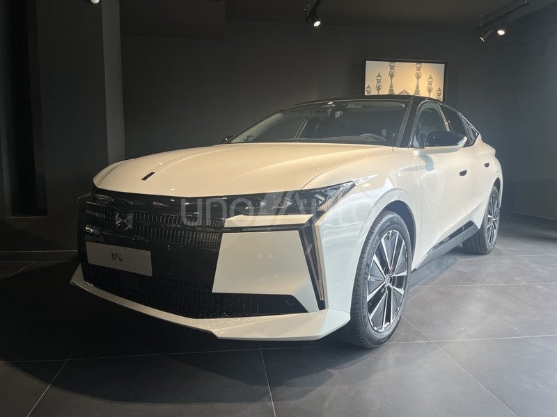 DS Nº4 E-Tense Etoile Alcantara