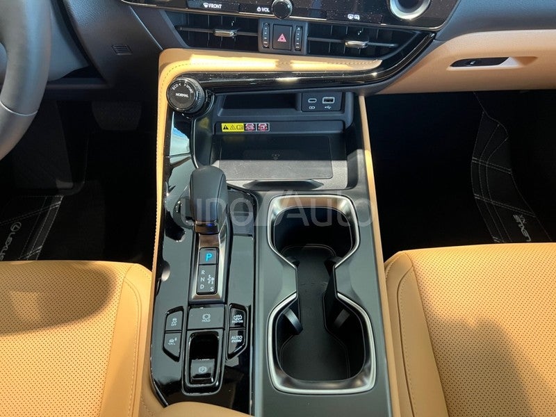 NX 450h+ Premium+ 4WD