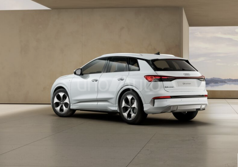 Q4 e-tron performance S line 210kW 82KWh