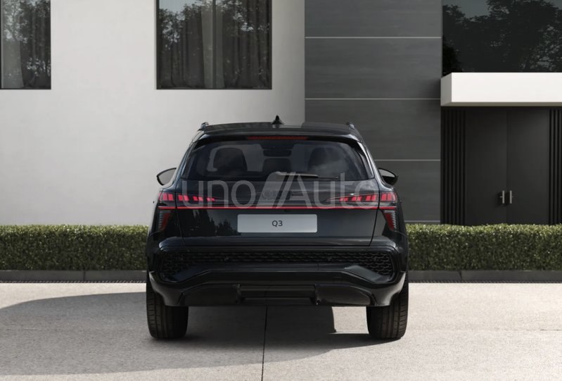 Q3 e-hybrid Black Line S tronic 200kW