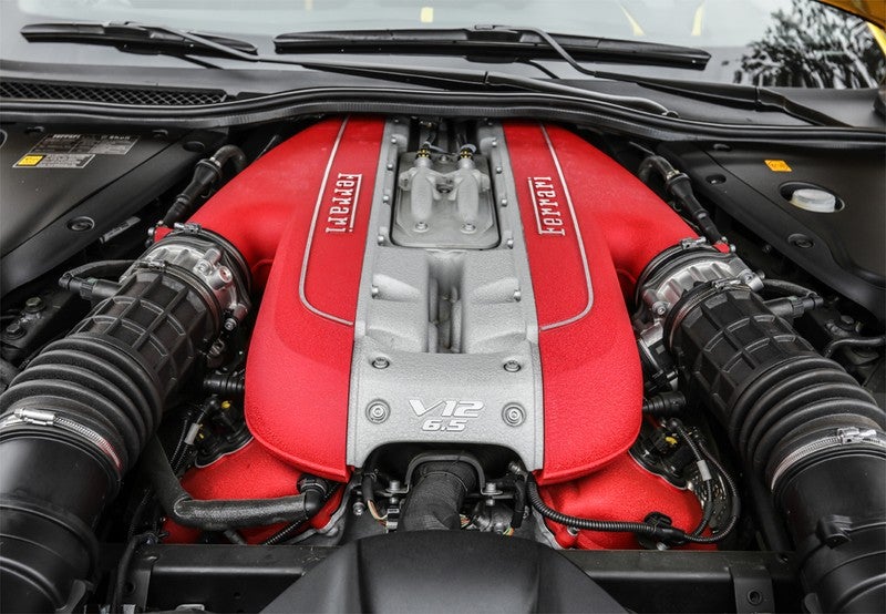 FERRARI 812