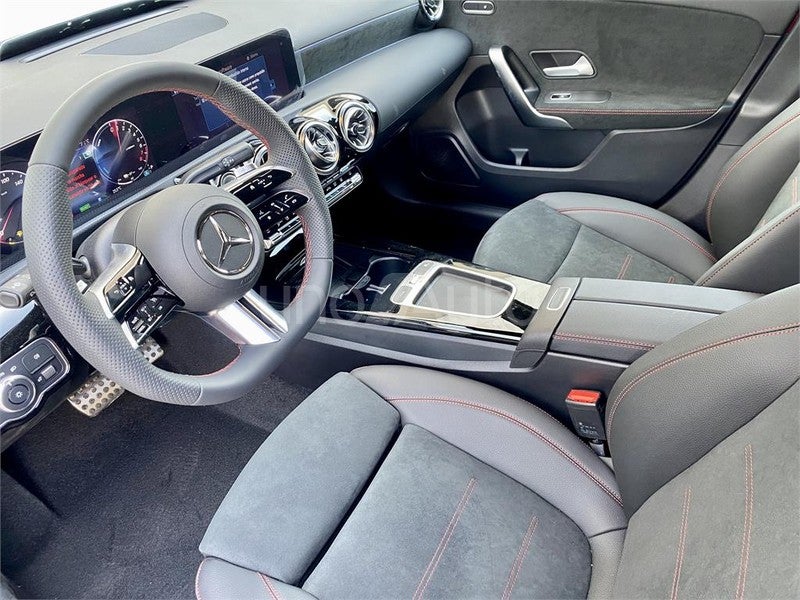 CLASE A 250 e con tecnología híbrida EQ