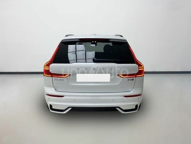 2.0 B5 G AWD Plus Dark Auto