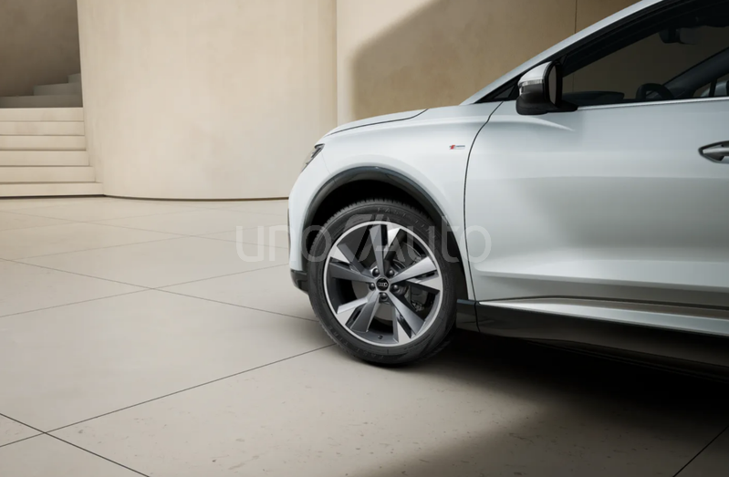 Q4 e-tron 45 Genuine edition 210kW 82KWh