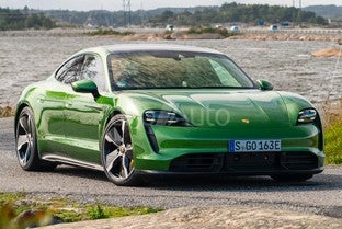 PORSCHE Taycan Turbo S Cross Turismo