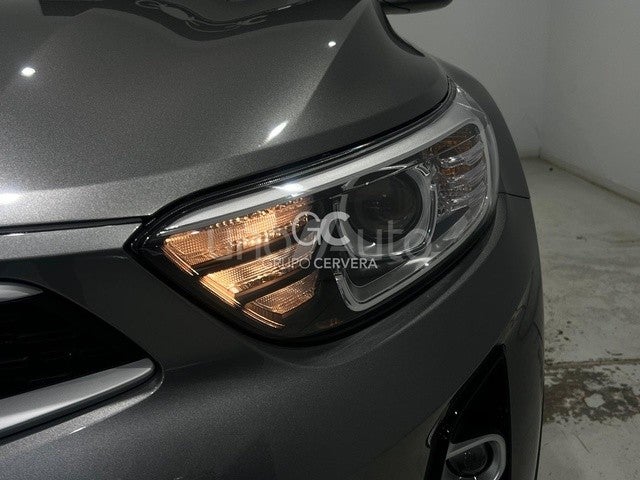 Stonic 1.0 T-GDi MHEV Concept 100