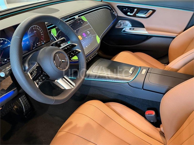 CLASE E 300 e con tecnología hibrida EQ