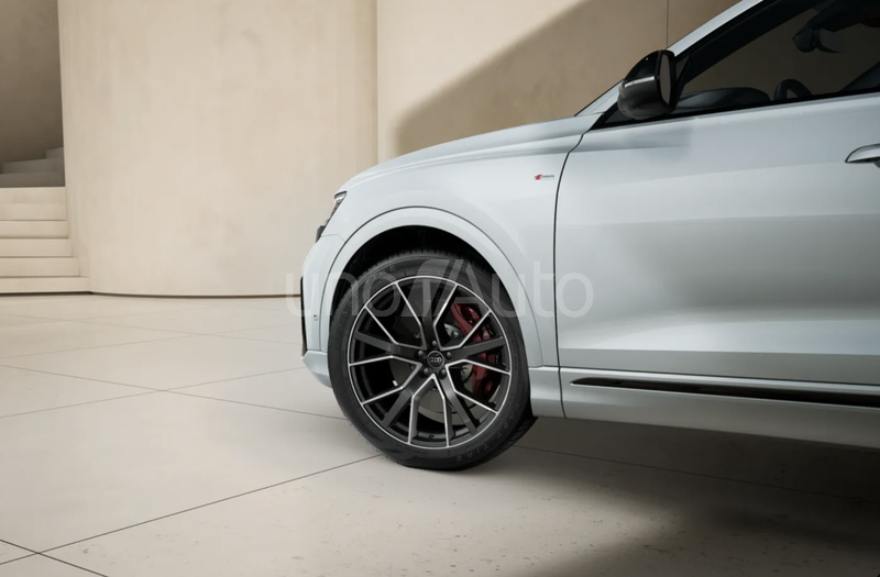 Q8 60 TFSIe Black line quattro tiptronic