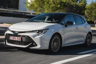 TOYOTA Corolla Touring Sports 140H Business