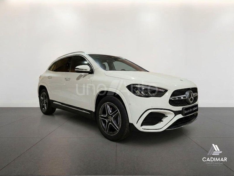 CLASE GLA 250 e con tecnología híbrida EQ