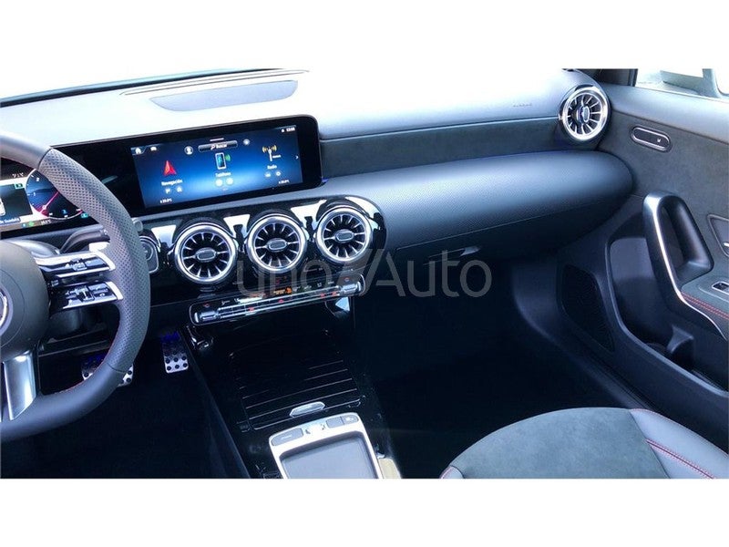 A 250 e con tecnología híbrida EQ