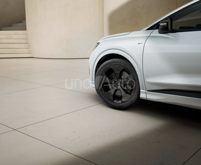 Q4 e-tron Sportback quattro Black line 220kW 82KWh