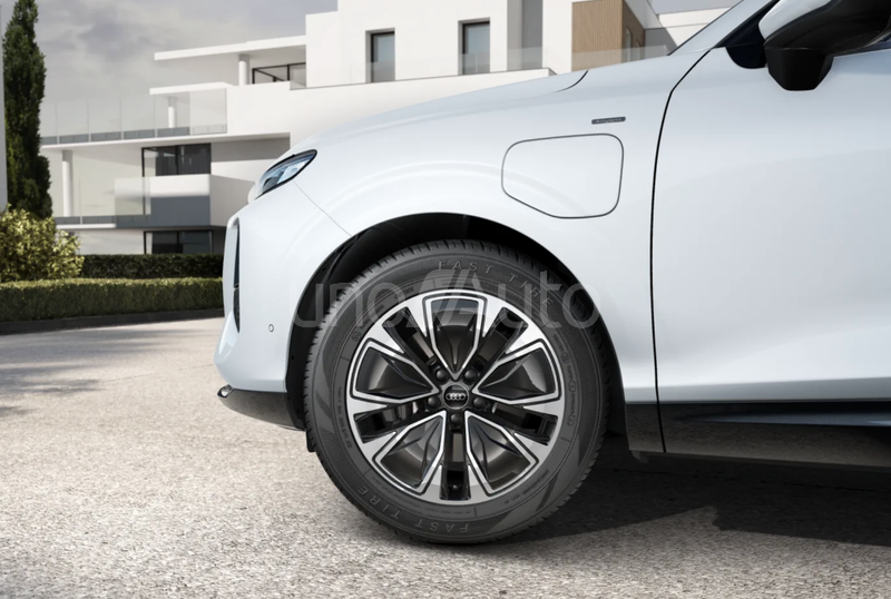 Q3 e-hybrid Advanced S tronic 200kW