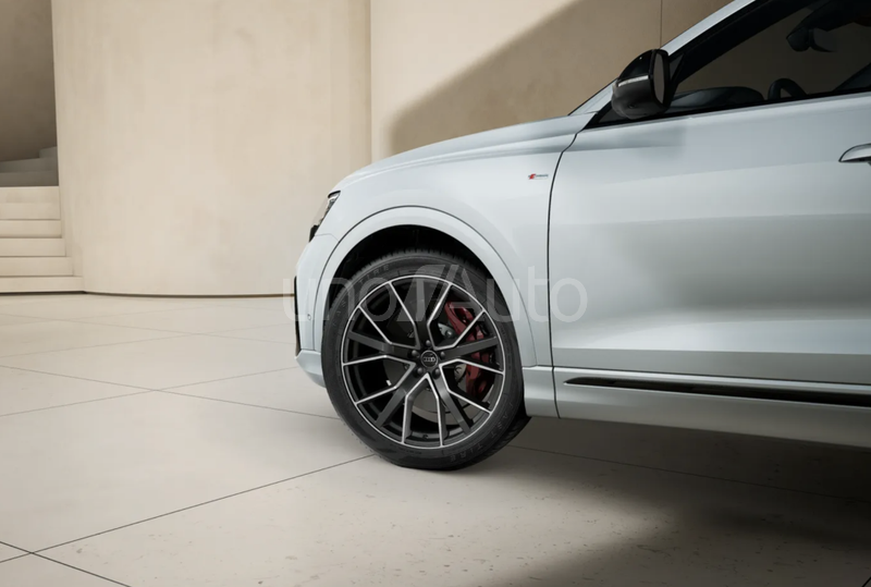 Q8 TFSIe Black line quattro tiptronic 360kW