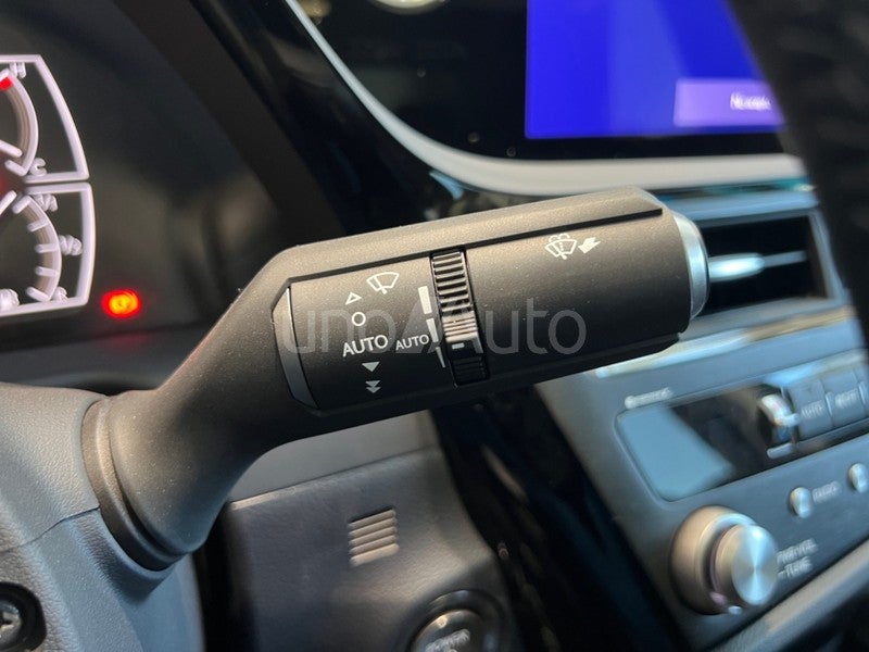 ES 300h Premium