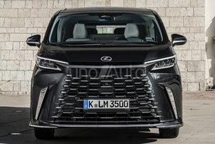 LEXUS LM 350h Luxury Modern Black 6pl.