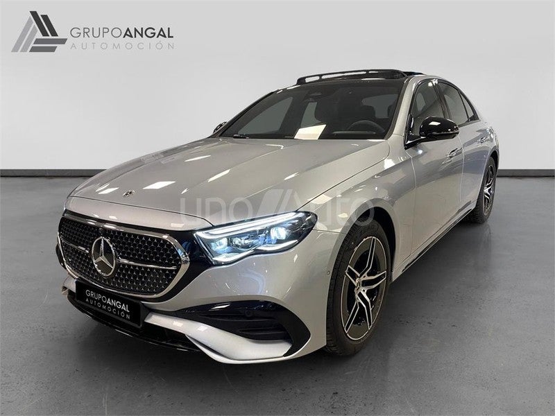 CLASE E 300 e con tecnología hibrida EQ