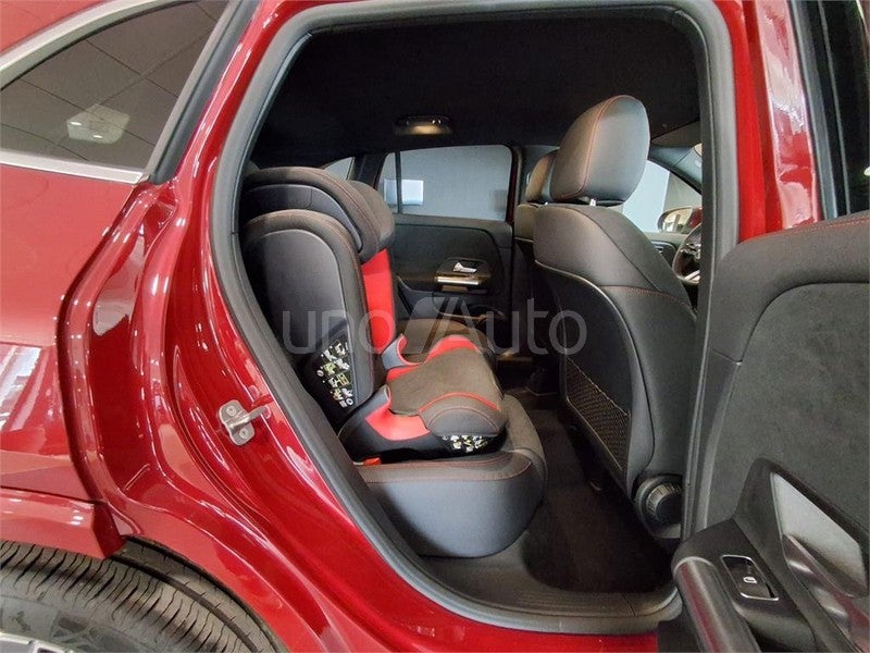 CLASE GLA 250 e con tecnología híbrida EQ