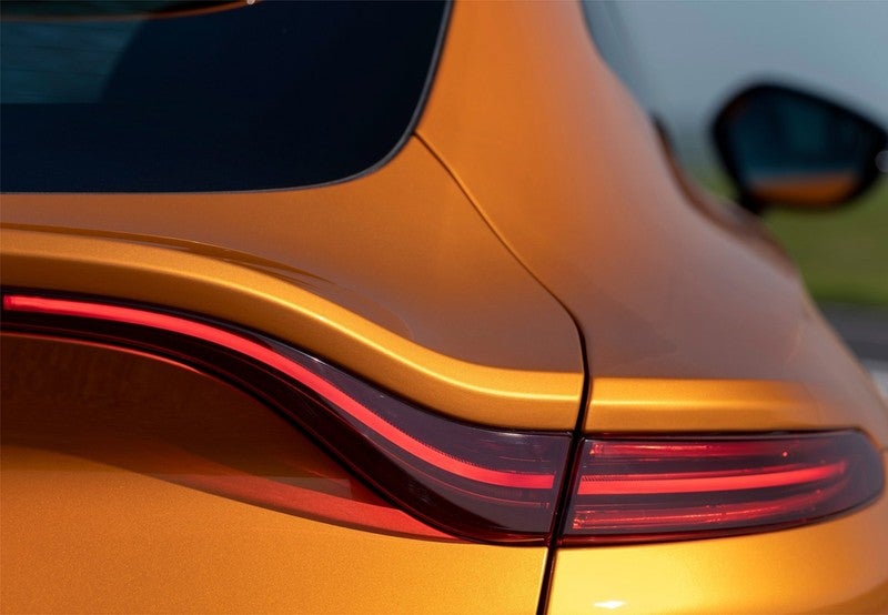 DBX 4.0 AWD Aut.
