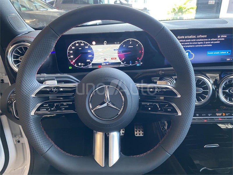 CLASE CLA 220 D DCT