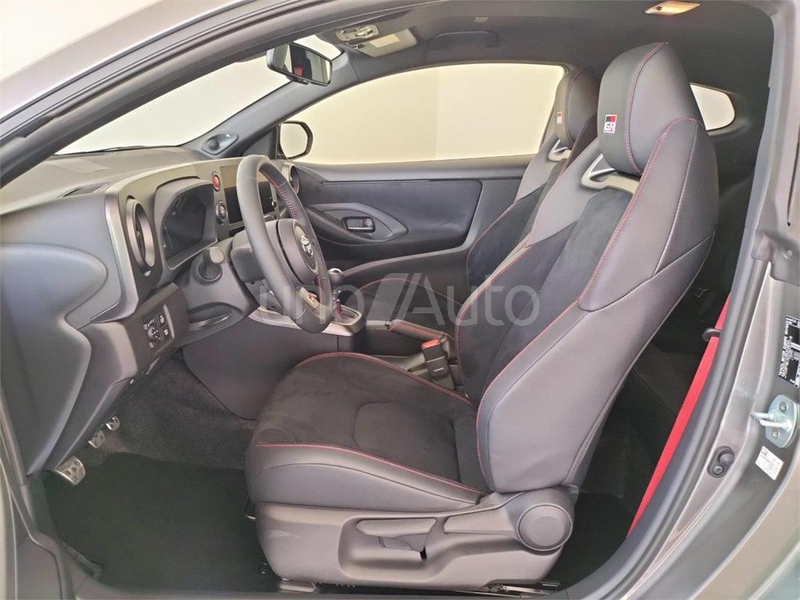 GR Yaris RZ + Touring Pack
