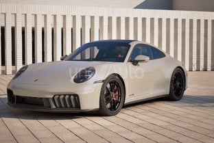 PORSCHE 911 Carrera GTS
