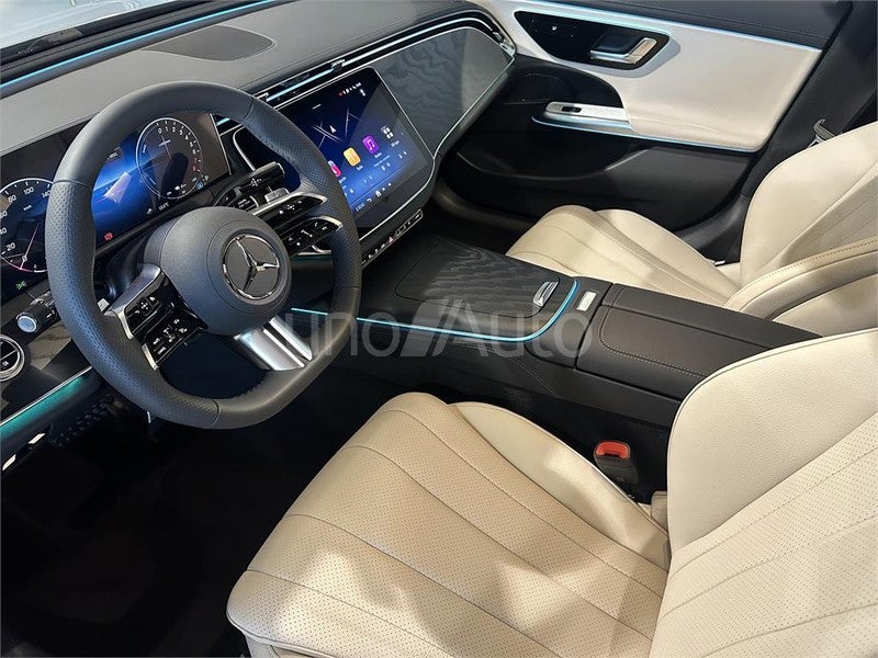 CLASE E 300 e con tecnología hibrida EQ