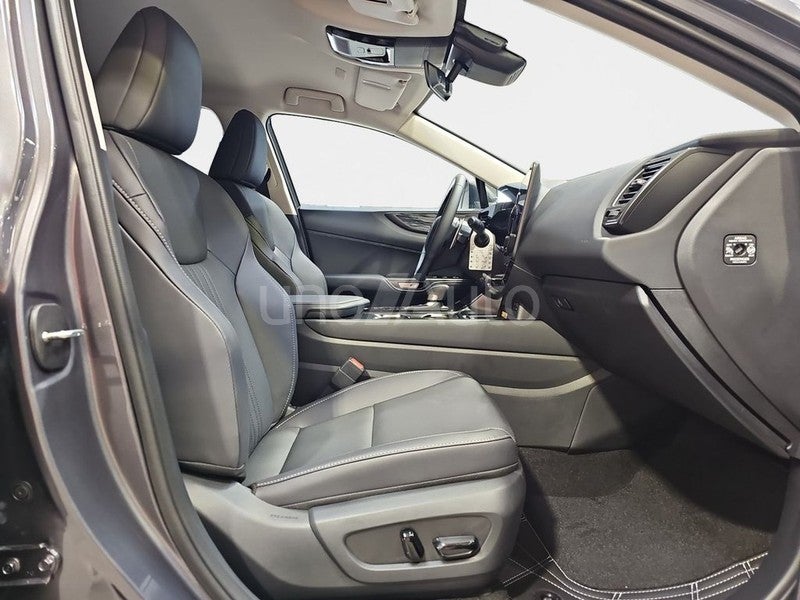 NX 450h+ Premium+ 4WD