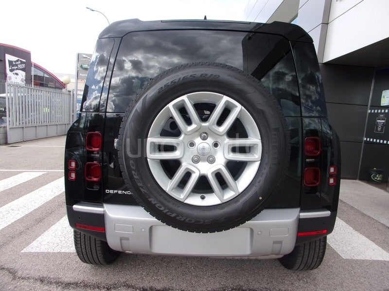 Defender 110 3.0D l6 MHEV S AWD Aut. 250