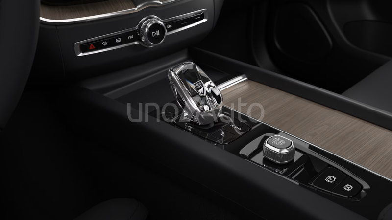 XC60 T6 Recharge Plus Dark