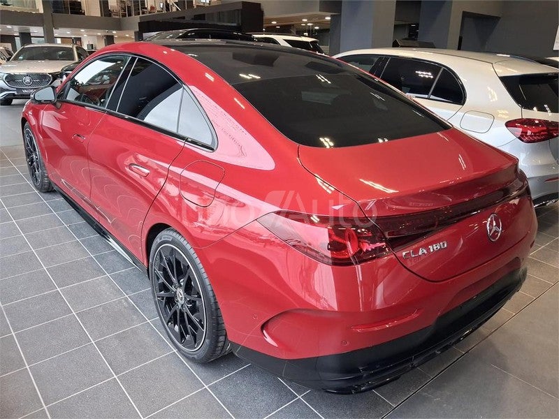 CLASE CLA 180 con tecnología híbrida