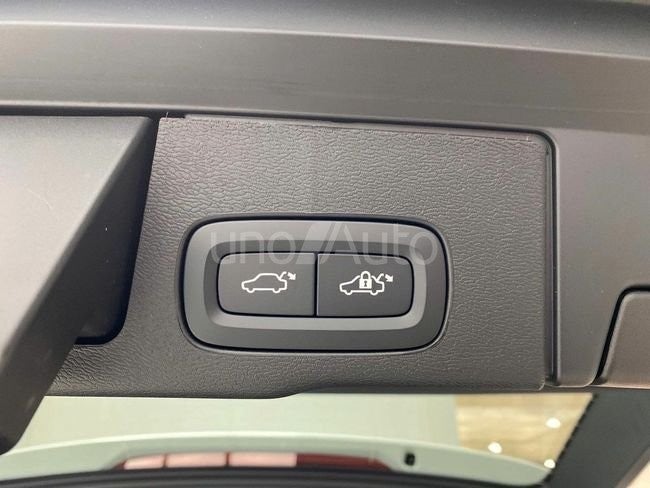 2.0 B5 G AWD Plus Dark Auto