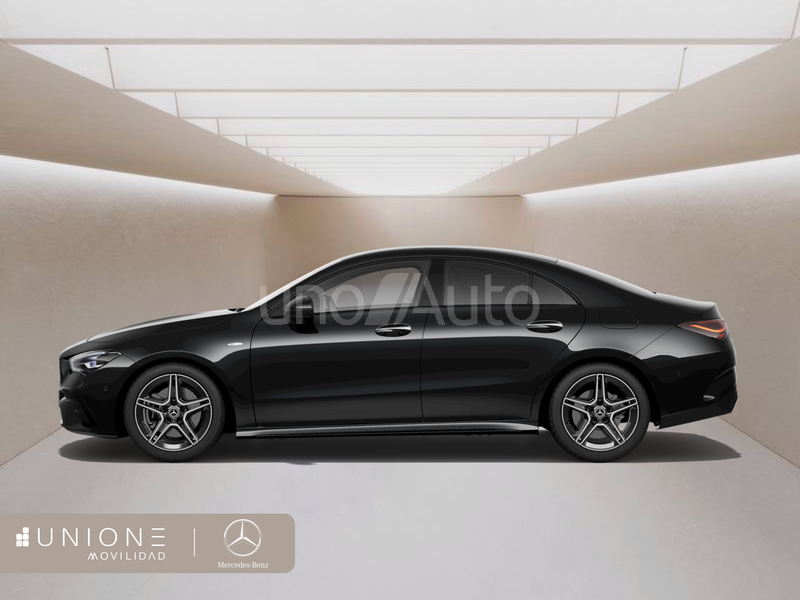 250 e Coupé con tecnología híbrida