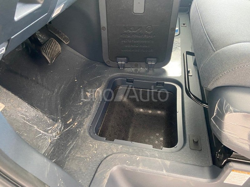 PV5 Passenger L2H1 Long Range Plus