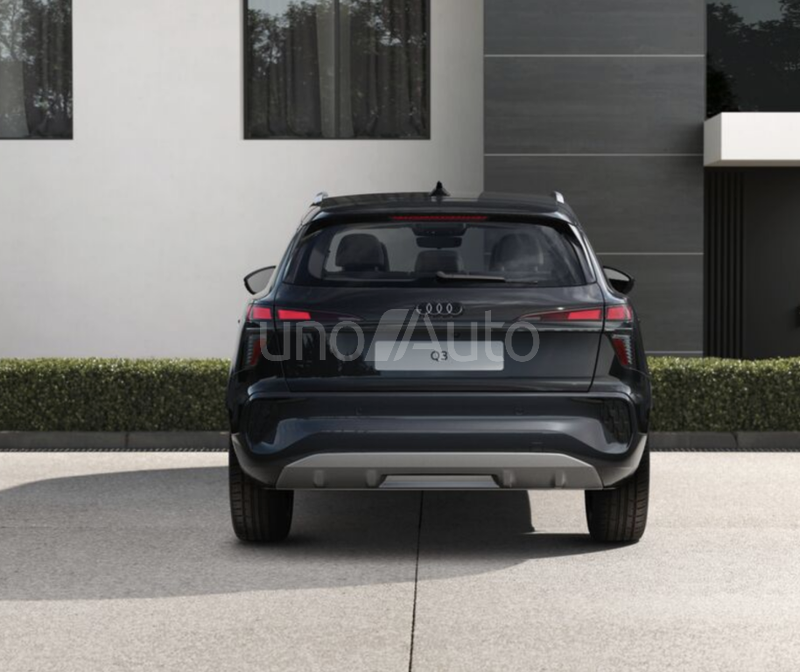 Q3 e-hybrid Business S tronic 200kW