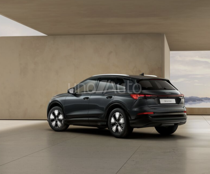 Q4 e-tron performance Advanced 210kW 82KWh