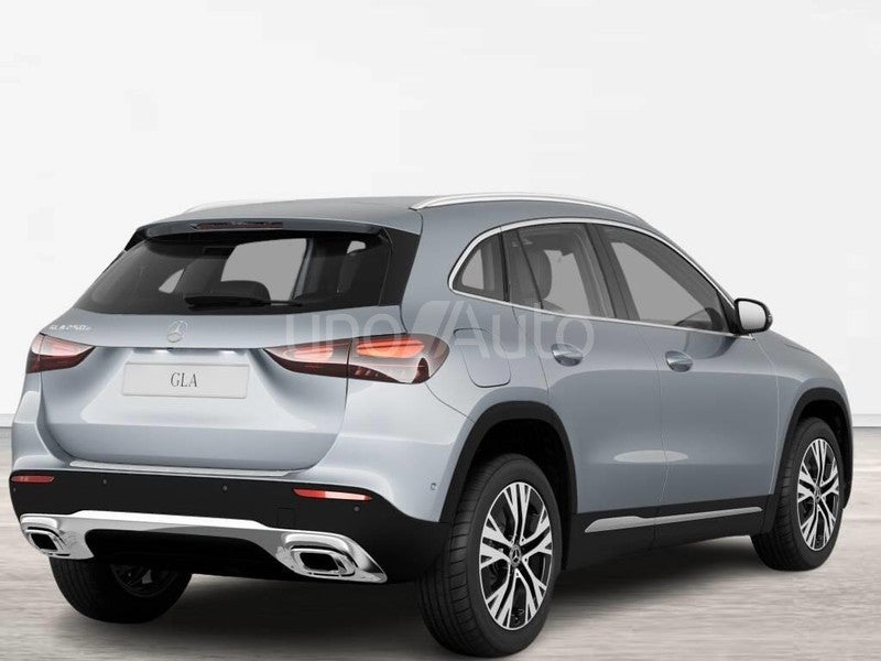 CLASE GLA 250 e con tecnología híbrida EQ