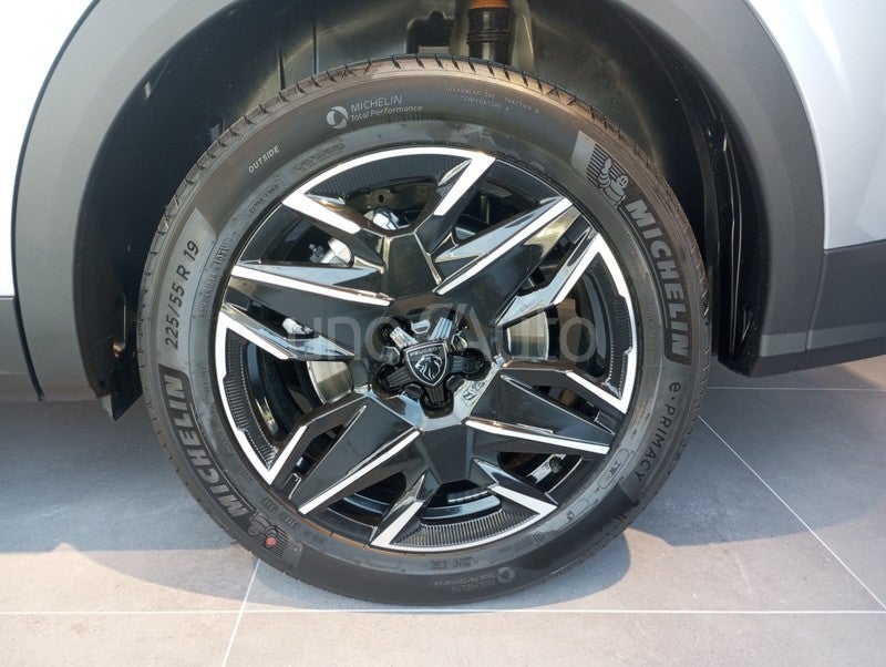 5008 Hybrid 136 Allure eDCS6