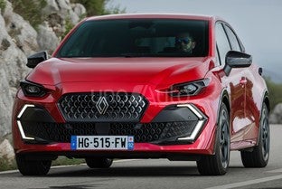 RENAULT Clio TCe Evolution 85kW EDC