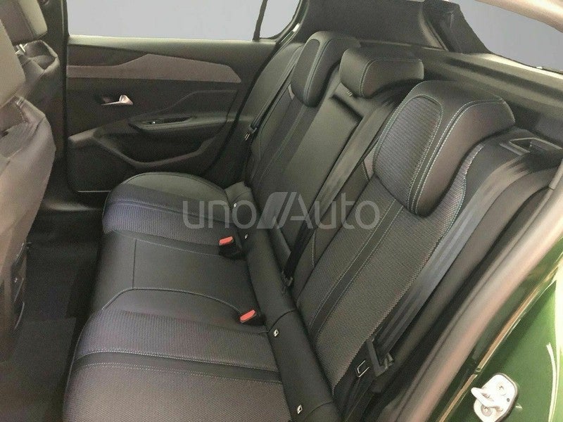 5P Allure Hybrid PHEV 180 eEAT8