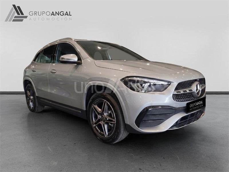 CLASE GLA 250 e con tecnología híbrida EQ