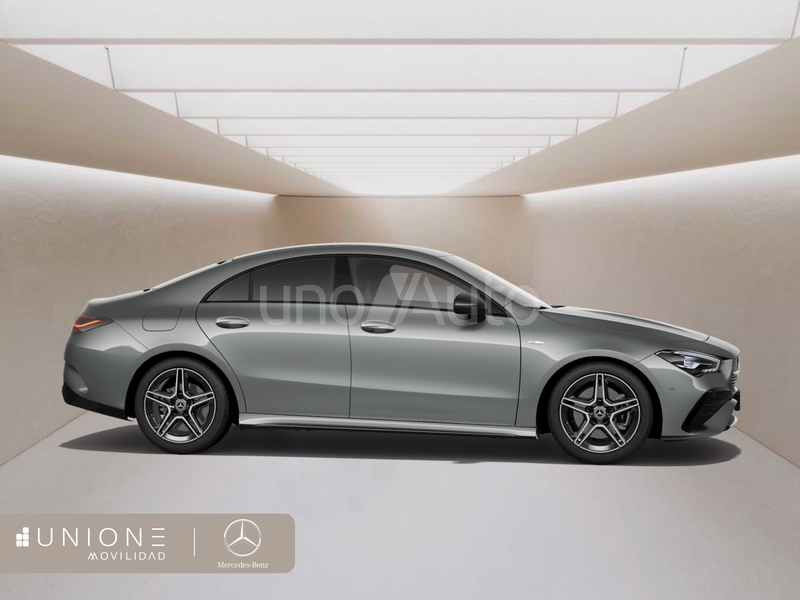 250 e Coupé con tecnología híbrida
