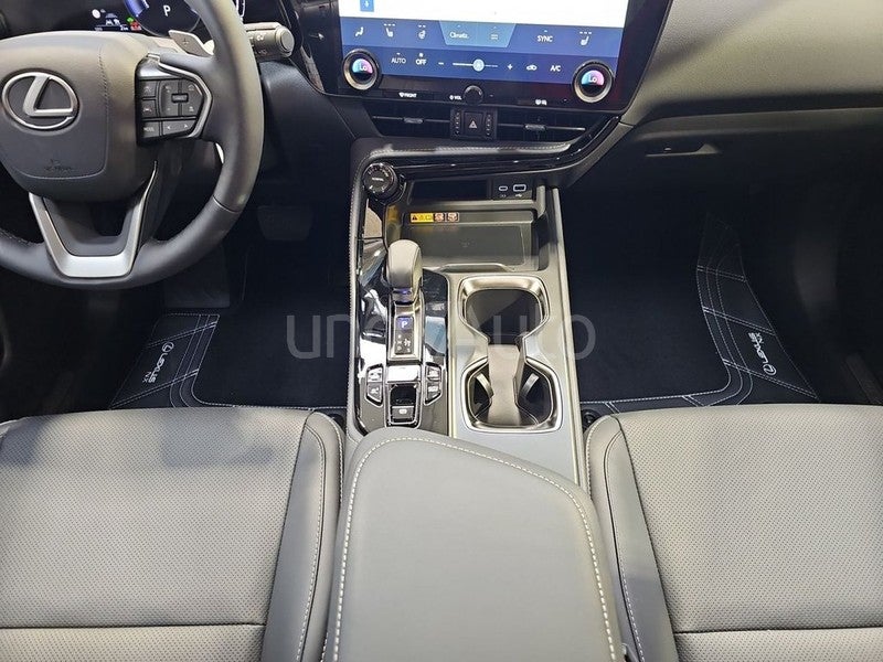 NX 450h+ Premium+ 4WD