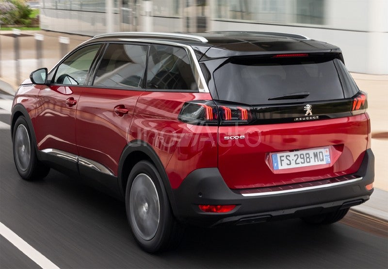 PEUGEOT 5008 SUV