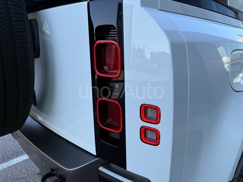 Defender 110 3.0D l6 MHEV X-Dynamic SE AWD Aut. 250