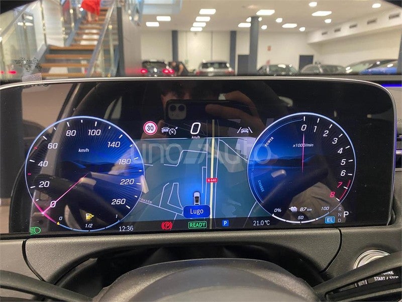 CLASE E 300 e con tecnología hibrida EQ