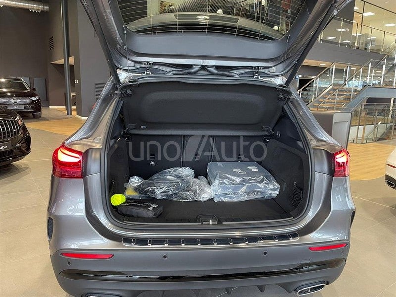 CLASE GLA 250 e con tecnología híbrida EQ